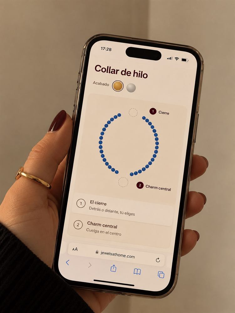 Pantalla del móvil eligiendo las piezas del collar